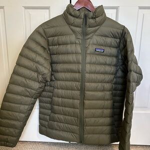 Men’s Patagonia Down Sweater New with Tags